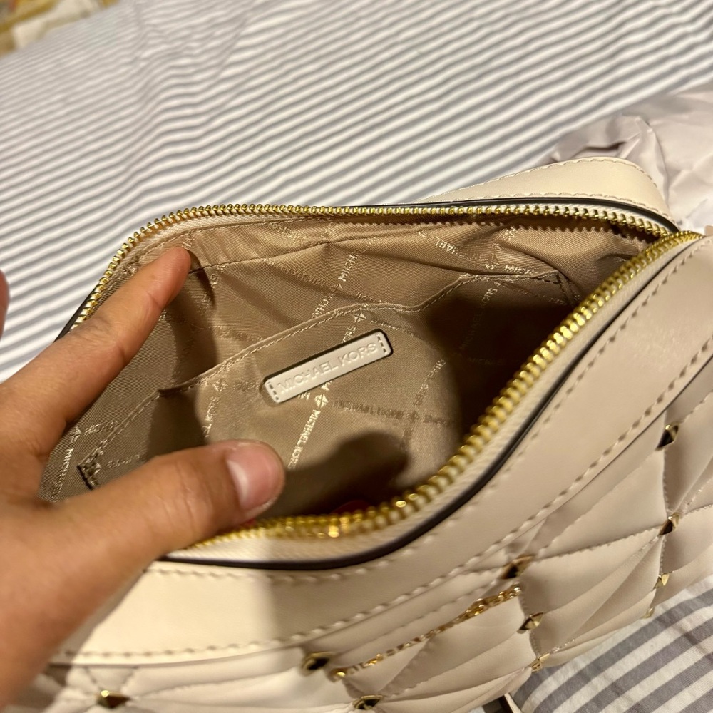Michael Kors Cream Quilted Crossbody Bag with Gold Accents - Picture 7 of 8